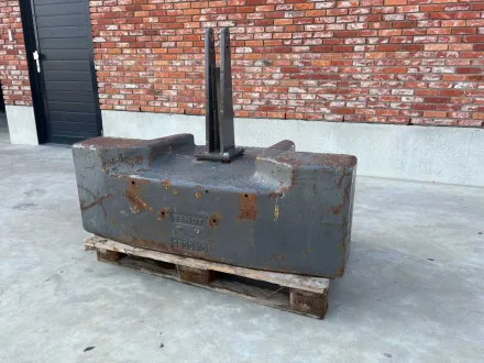 Vordergewicht Fendt 1800 kg Anderer Traktor – RESALE