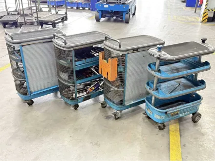 4 Werkstattwagen mit Inhalt – RESALE