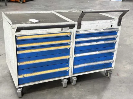 2 mobile Werkstattwagen mit Inhalt – RESALE