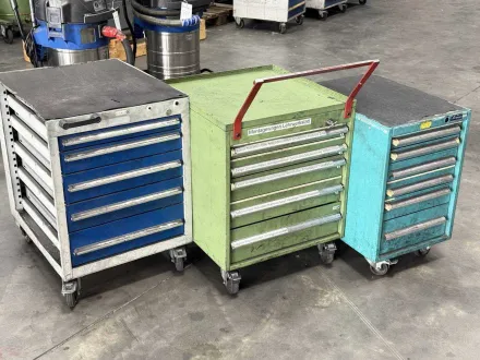 3 mobile Werkstattwagen mit Inhalt – RESALE
