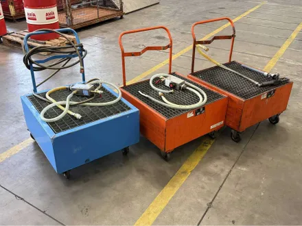 3 Mobile Auffangwannen / Fass Tranzportwagen – RESALE