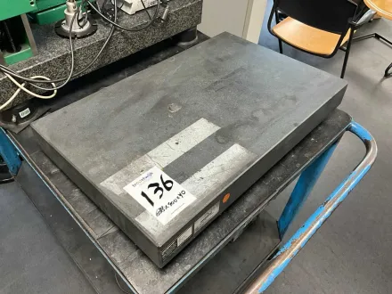 Granitoberfläche und Messplatte – RESALE