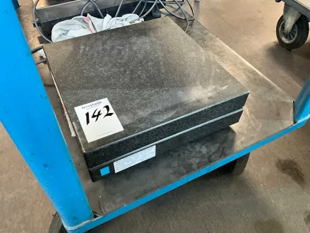 Granitoberfläche und Messplatte (2x) – RESALE