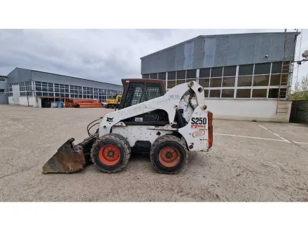 BOBCAT S250 Kompakter Schleudergang steiler – RESALE