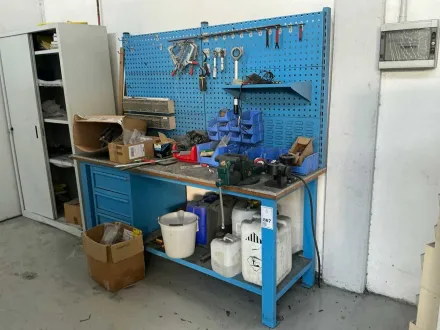 Werkbank mit Inhalt + Schrank – RESALE