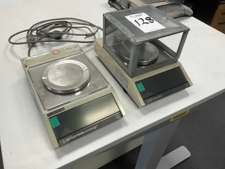 Mettler Toledo Waage (2x) – RESALE