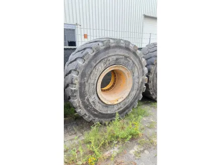 Techking - L5 - Reifen mit Felge für den Bagger – RESALE