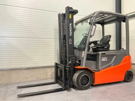2015 Toyota 8FBMT30 3000KG Gabelstapler – RESALE