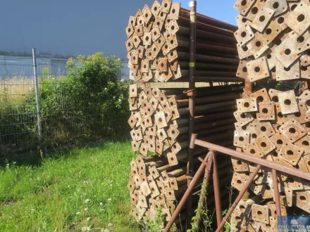 Baustützen Stahl Inhalt 3 Barellen – RESALE