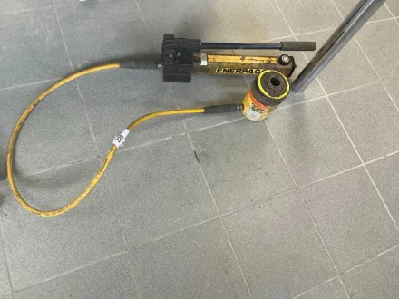 Enerpac P392 Hydraulische Handpumpe – RESALE