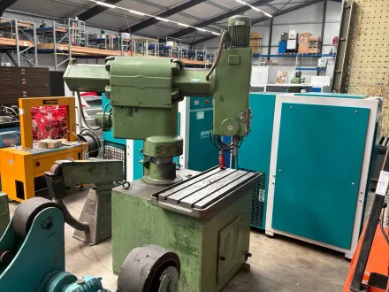 Radialbohrmaschine mit T-Schlitz-Tisch – RESALE