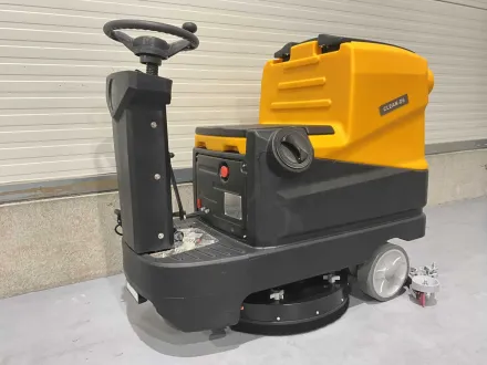 JD - 2026 - Clean D6 Pro - Selbstfahrender Kehrer – RESALE