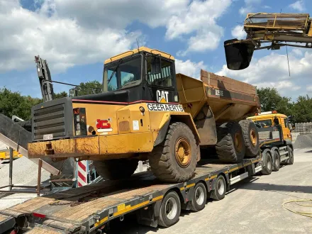 Caterpillar D250E Muldenkipper – RESALE