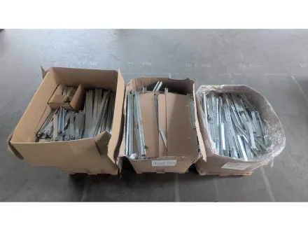 Paletten mit Schwerlastregal Elementen inklusive Holzböden (3x) – RESALE