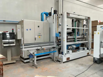 REM OVER 2013 CNC Vertikales Bearbeitungszentrum – 2008 – RESALE