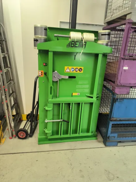 Macfab 75 Baler Recycling System – RESALE