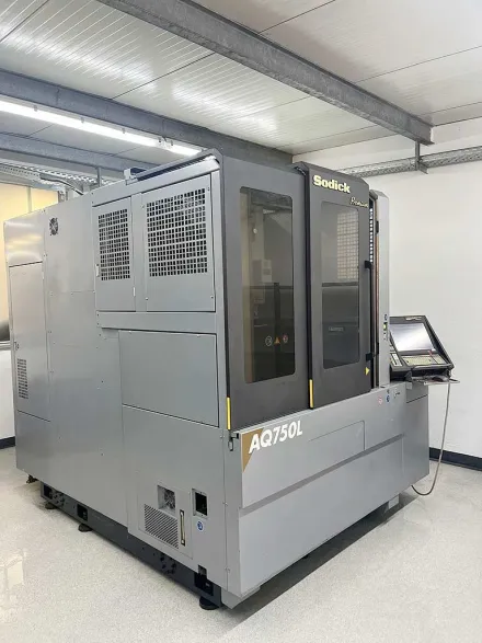 Sodick AQ750L CNC Drahterodiermaschine – RESALE