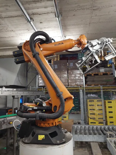 Kuka KR 240 R2900 ultra Belader / Palettierer – RESALE