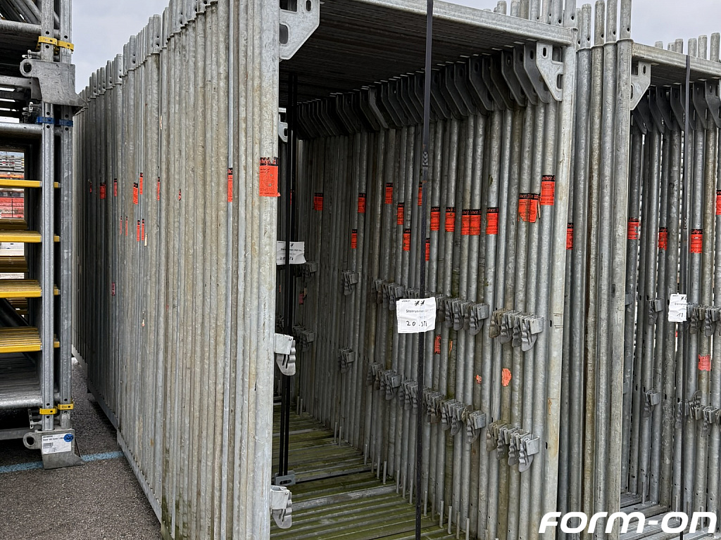 Layher Blitz Fassadengerüst 100 m² kaufen – Kompletts Rahmengerüst