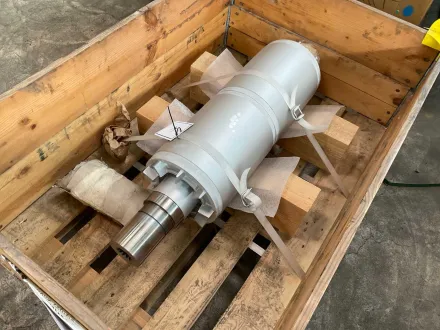 ELIN MOTOREN - Welle für 132 kW mit Innenverzahnte Abtriebswelle – RESALE