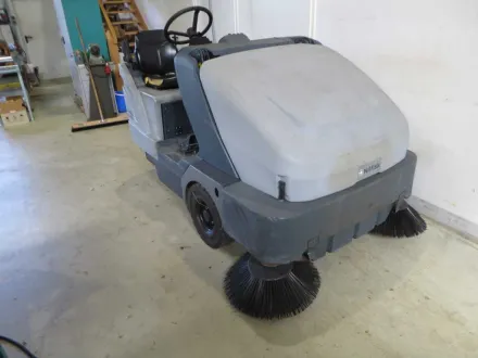 NILFISK SR 1601 Aufsitzkehrmaschine – RESALE