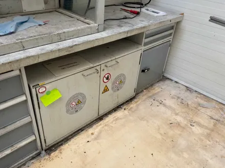 2011 ASECOS T90 Gefahrstoffschrank – RESALE