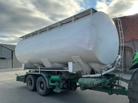 Lambrecht 18-Tonnen-Bulk-Lkw mit Blassystem – RESALE