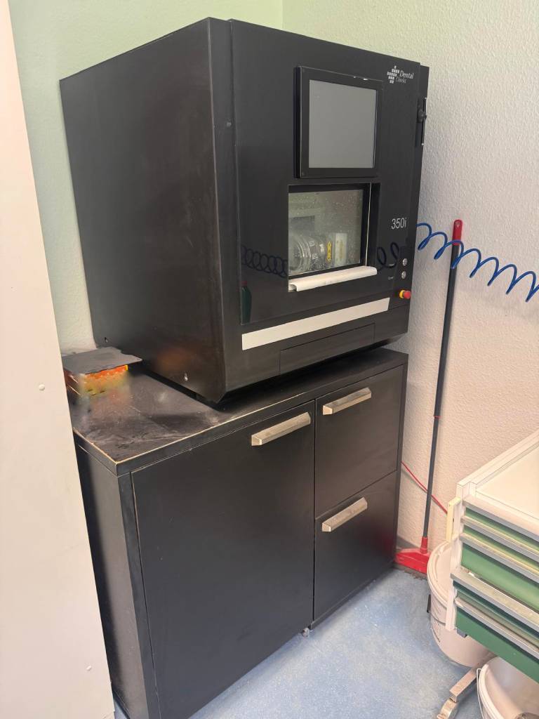 imes-icore Coritec 350i CNC-Dentalbearbeitungszentrum