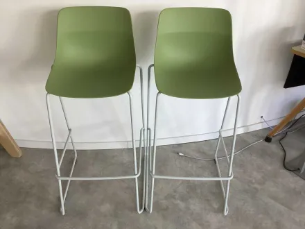 Brunner Barhocker (2x) Corona light lindgrün – RESALE