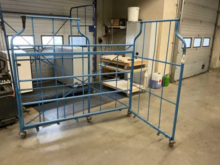 Colette Rollwagen Ablage Holz, klappbar, Sicherheitsrollen mit Verriegelung, ohne Teppich – RESALE