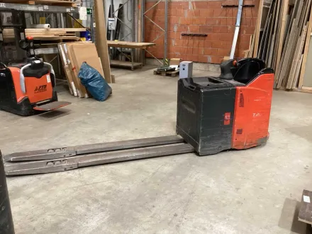 Linde T20 Hydraulischer Handgabelhubwagen Gabellänge 2200mm mit Ladegerät – RESALE