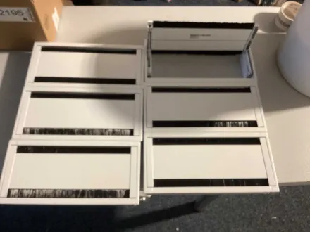 6 Stück hochwertiger EloWa Kabeldurchlass 31x15cm für Schreibtische, Theken etc. neuwertig – RESALE