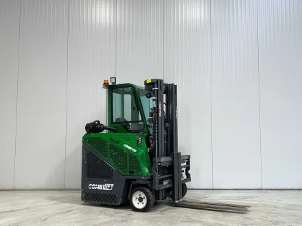 Combilift - 2022 - C2500CB LPG - 4,9M Triplex, Freiheber, Seitenschalter, Gabelpositionierer - 4-Weg – RESALE
