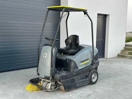 2014 Kärcher KM 100/100 R Fledermaus Lauf-Staubsauger-Sweeper – RESALE