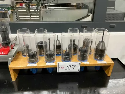 Posten SK40-Werkzeughalter mit Fräsmaschinenwerkzeugen – RESALE