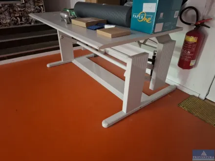 Büromöbel Schreibtisch ca. 160x80 cm – RESALE