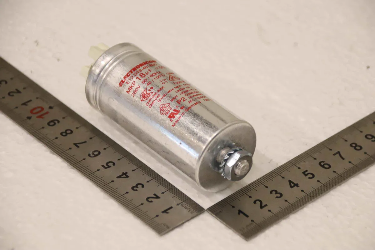 Electronicon E12.D78-401 800 18 µF Kondensator