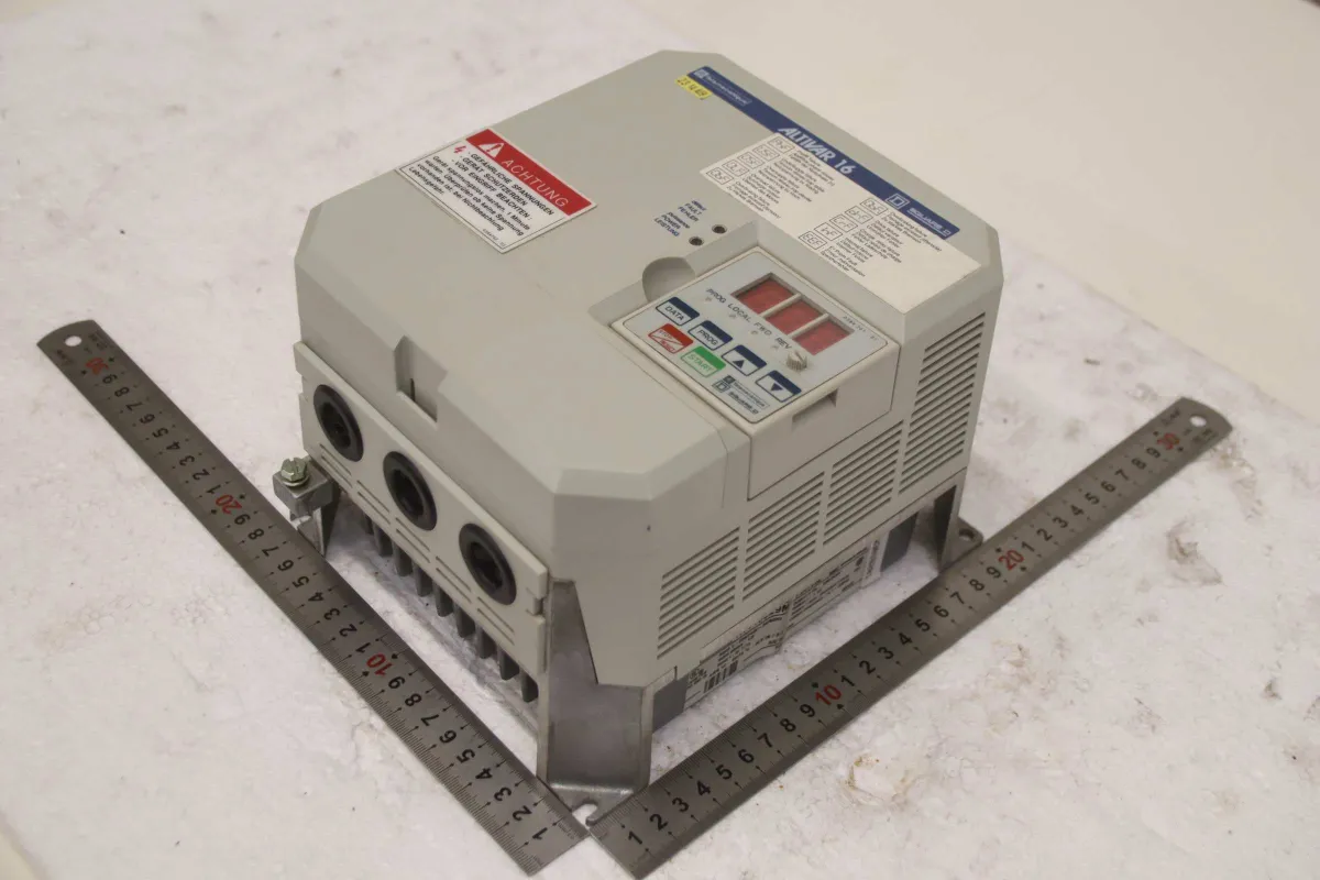 Telemecanique ATV16U29M2 Frequenzumrichter 1,5 kW