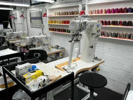 2021 JUKI LS-2342-7 Industrielle Zylindrische Arm-Nähmaschine – RESALE