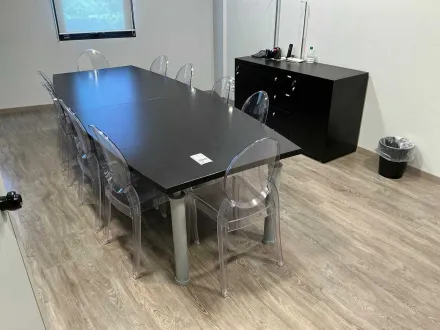 Besprechungsraum – RESALE