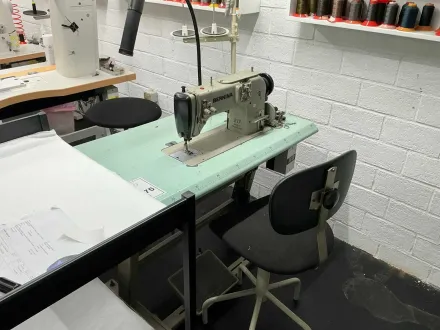 BERNINA 217 Industrie-Nähmaschine – RESALE