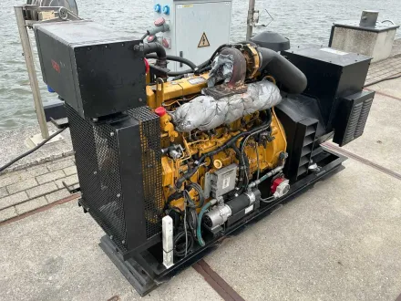John Deere 6068HFG82 6-Zylinder-Marinemotor mit Stamford 165 kVA Lichtmaschine – RESALE