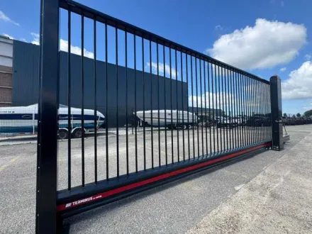 Kopal Terminus Cantilever Automatisches Schiebetor – RESALE