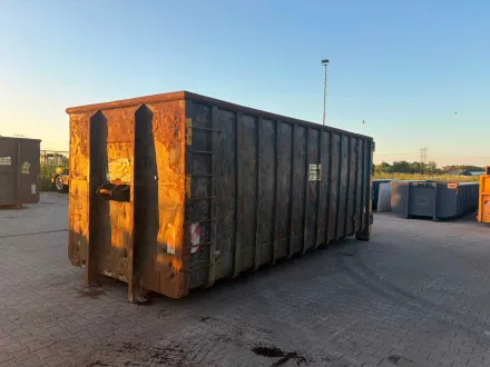 Auslass-Hakenlift / Kabelbehälter 40m³ – RESALE