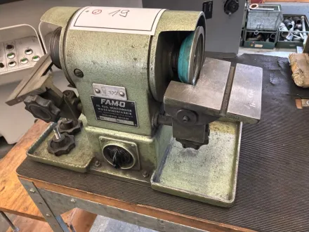 FAMO - L75 - 1973 - Hartmetallschleifmaschine Schleifmaschinen – RESALE
