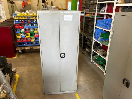 Werkzeugschrank mit Inhalt – RESALE