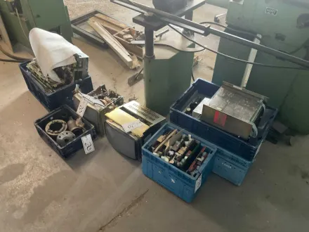 Konvolut Ersatzteile – RESALE