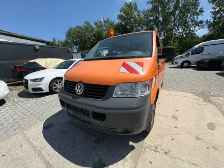 2009 Volkswagen Transporter T5 Caravelle / Mehrzweckfahrzeug T5 1.9 TDI (102 PS) Kommunalfahrzeug – – RESALE