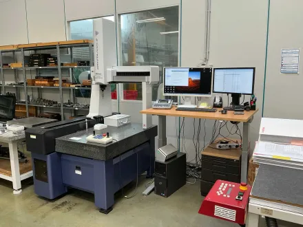 MITUTOYO Crysta Apex S574 Koordinatenmessmaschine – RESALE