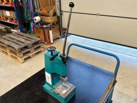 MÄDER APK T3-40 Kniehebelpresse – RESALE